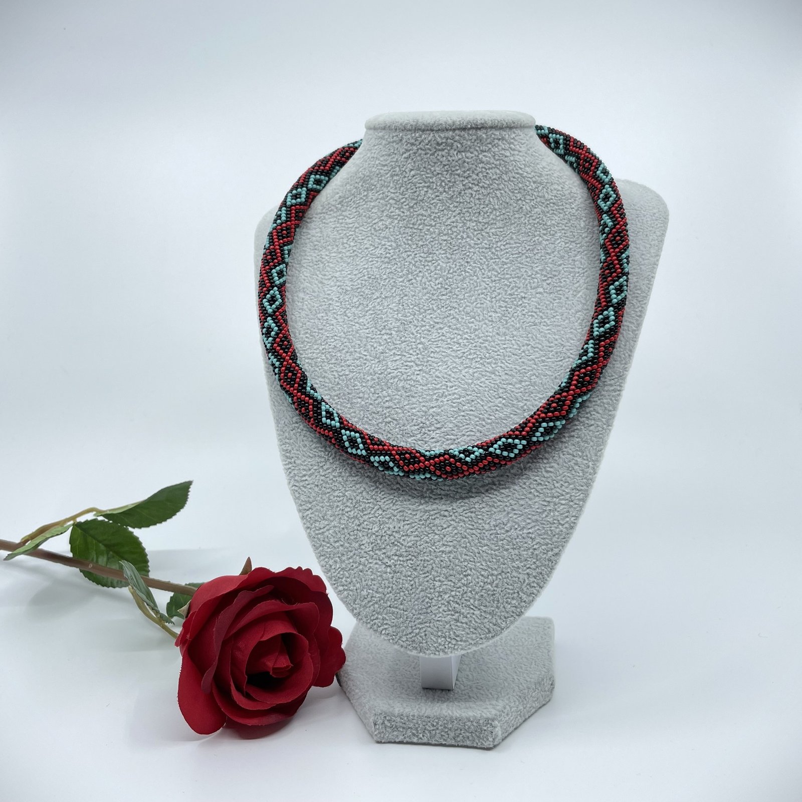 Tamborēta kaklarota no Japānas Miyuki sēkliņpērlītēm - Image 1