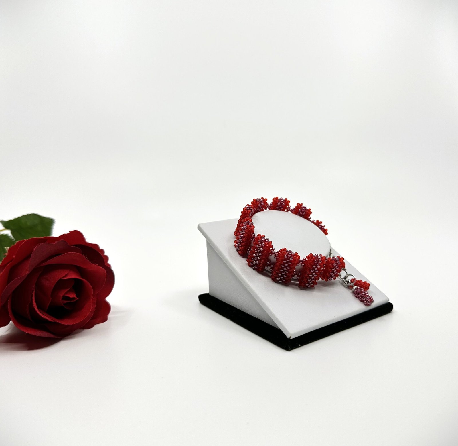 Ugunīgā Roze - Image 1