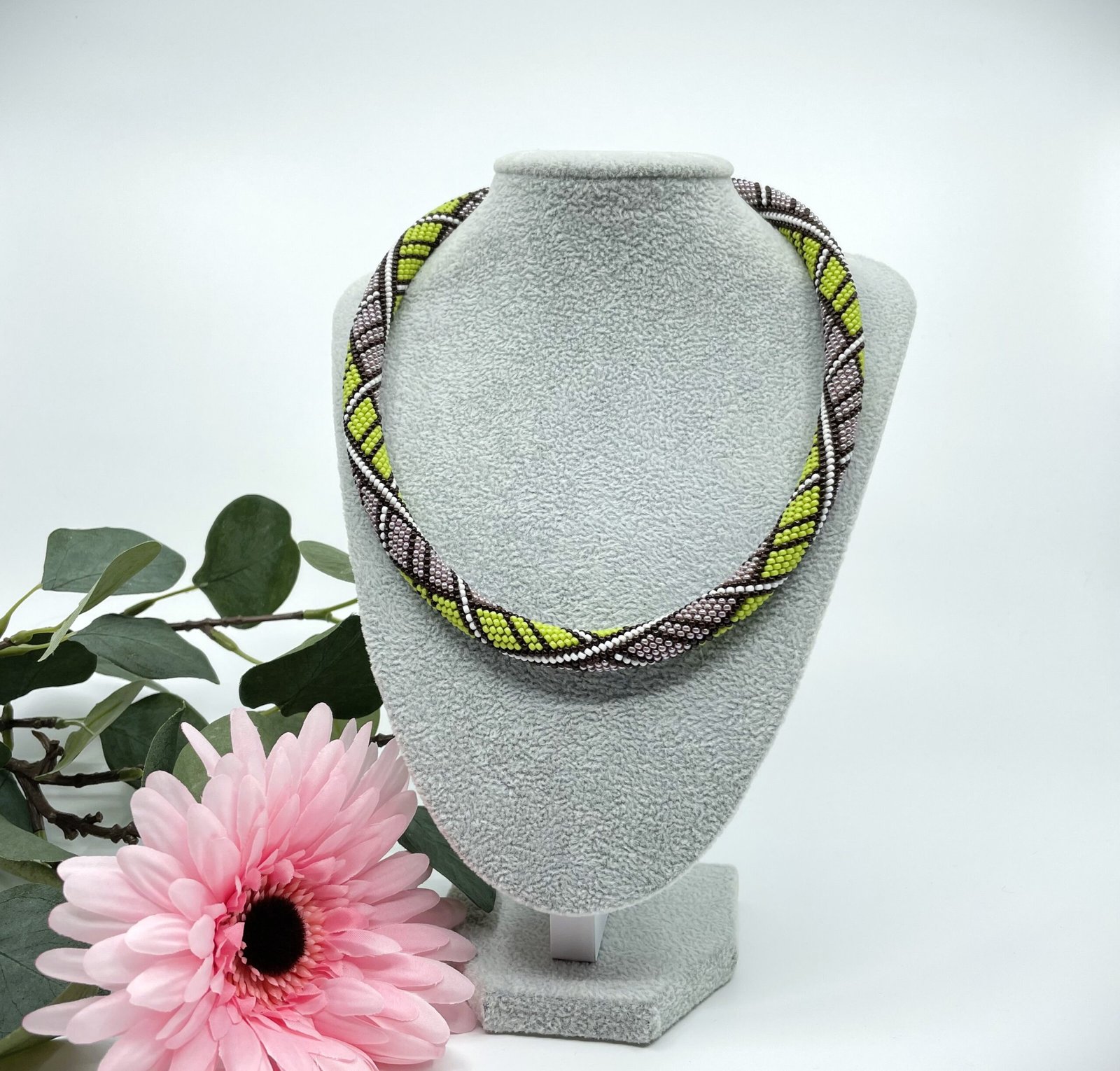 Ģeometrija - Image 1