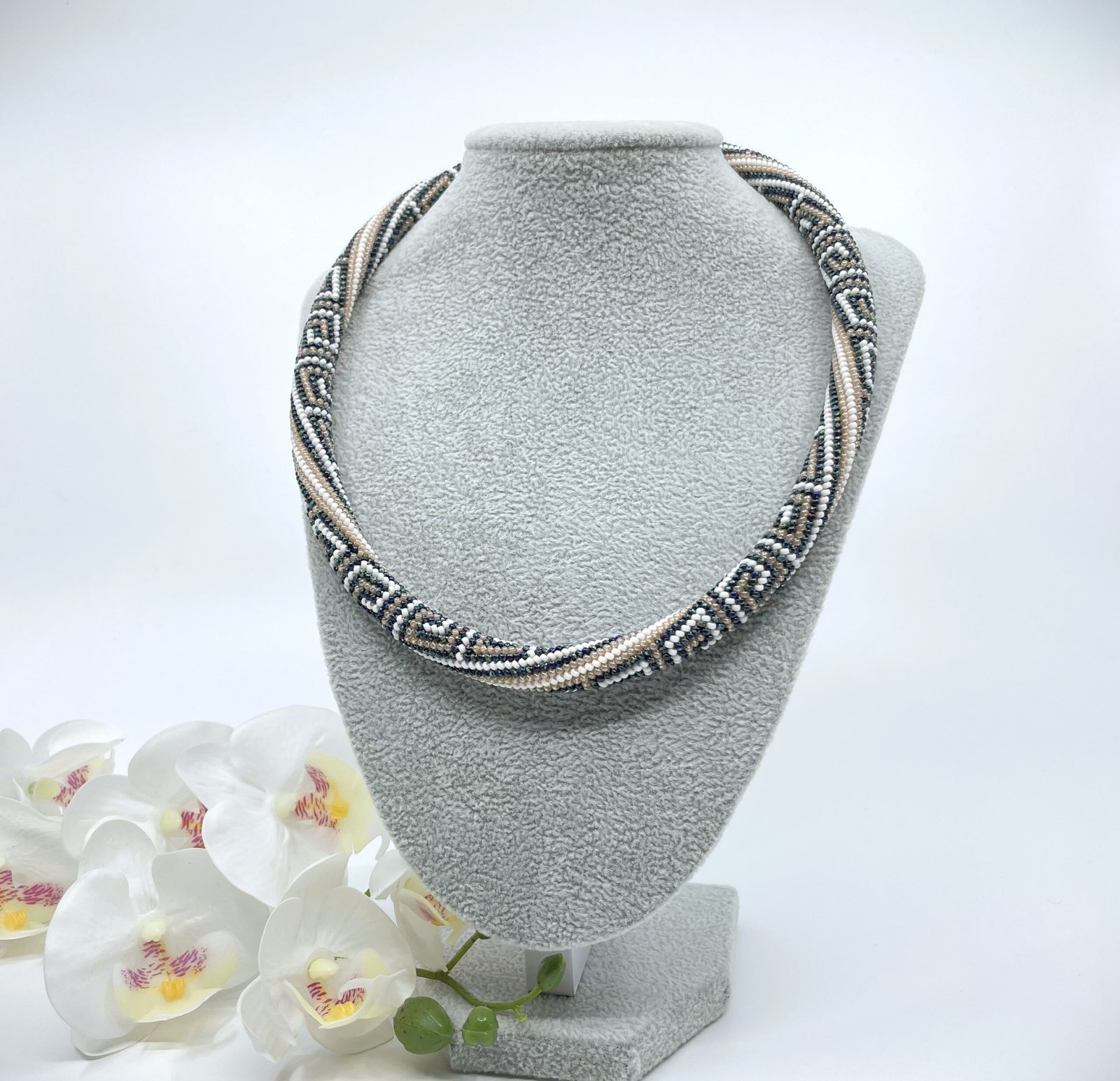 Kaklarota ar meandru - Image 1