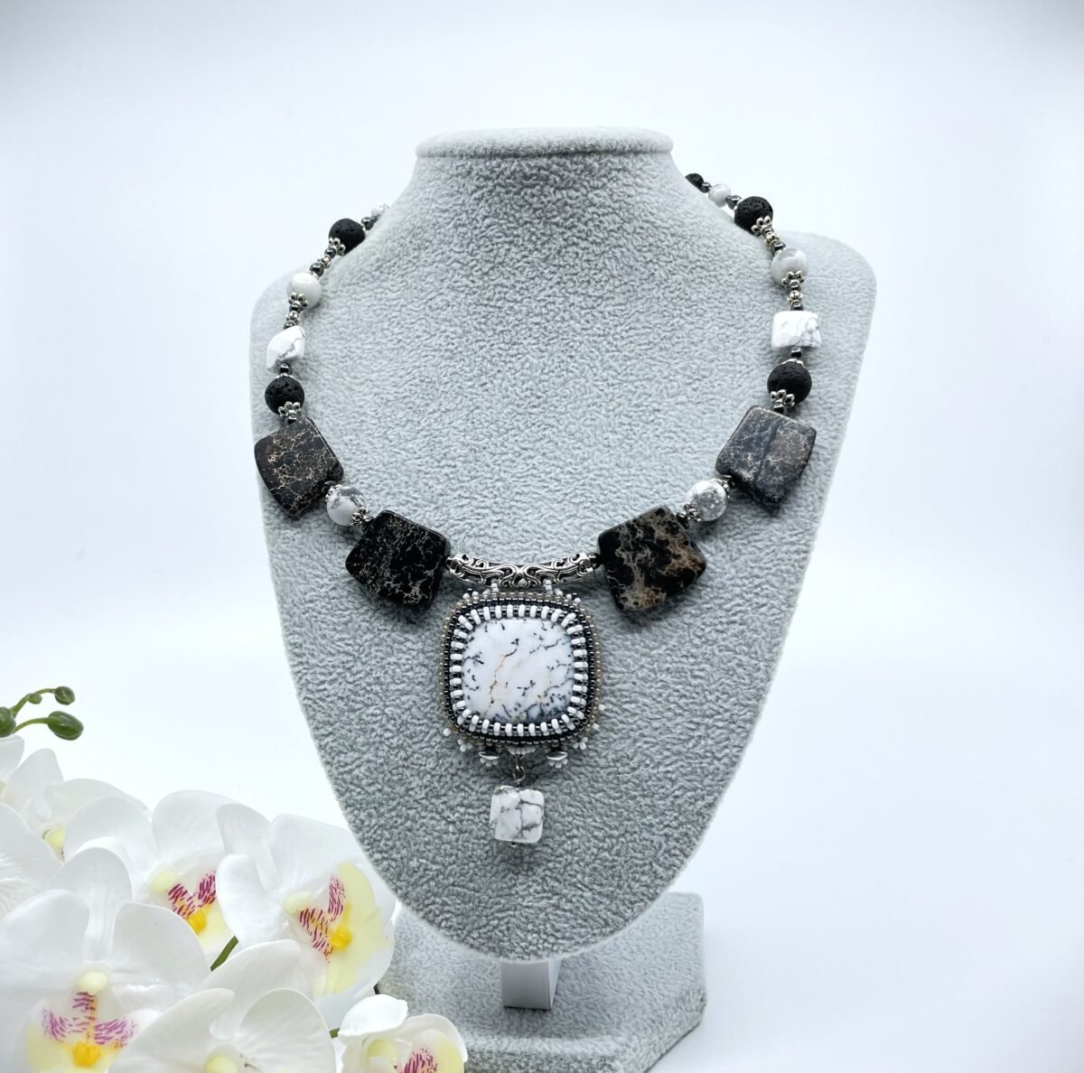 Melnbaltā Dabas Simfonija