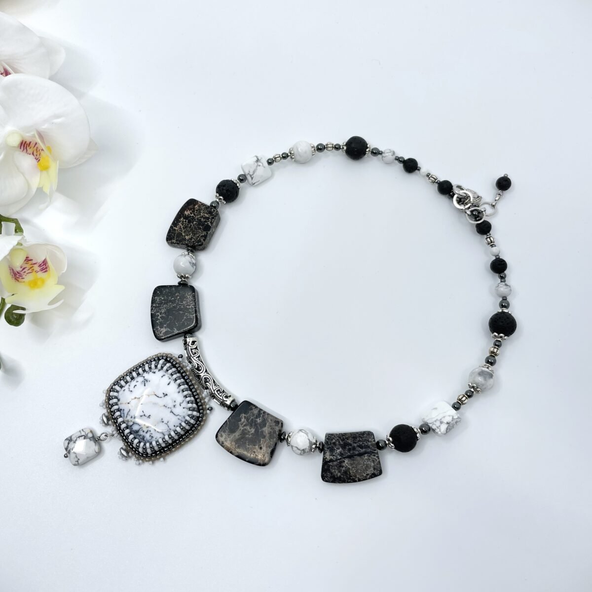 Melnbaltā Dabas Simfonija - Image 2